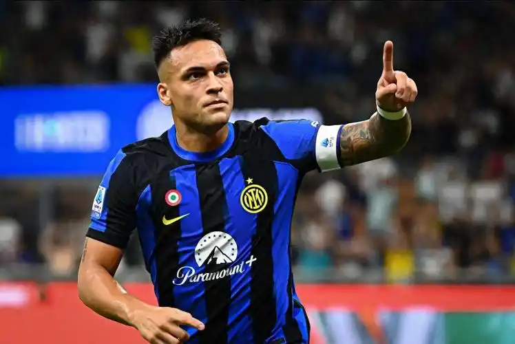 中尤为突出 中尤为突出